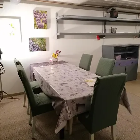 Schone Souterrainraume Mit Eigenem Eingang 公寓 *